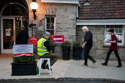 米大統領選、激戦のジョージア州投票所に爆破予告　発信元はロシアか