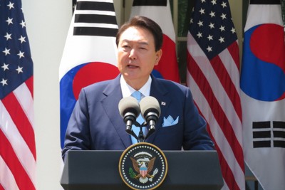 韓国大統領がトランプ氏と電話協議　北朝鮮に懸念「近いうちに会談」