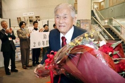 「死んでも魂で来る」　現職最高齢87歳村長が退任あいさつ　青森