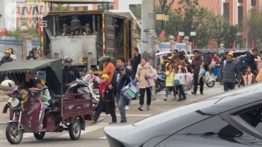 中国で児童らに車突っ込む　市民からは怒りの声