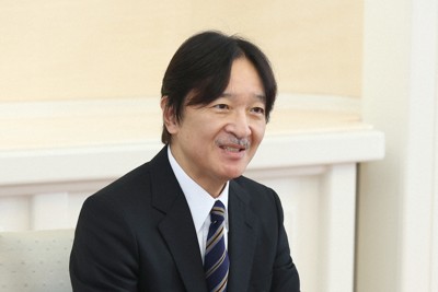 秋篠宮さま、59歳の誕生日　皇族数の確保策に「生身の人間なので」