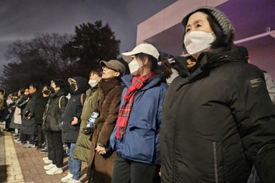 韓国の非常戒厳、惨事に至らなかった背景は　兵士と市民の動きが奏功