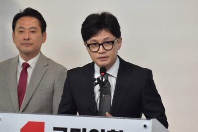 韓国・与党代表「大統領は職務遂行が不可能、早期退陣避けられぬ」