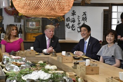 トランプ氏夫妻、15日に安倍昭恵さんと夕食会　米報道